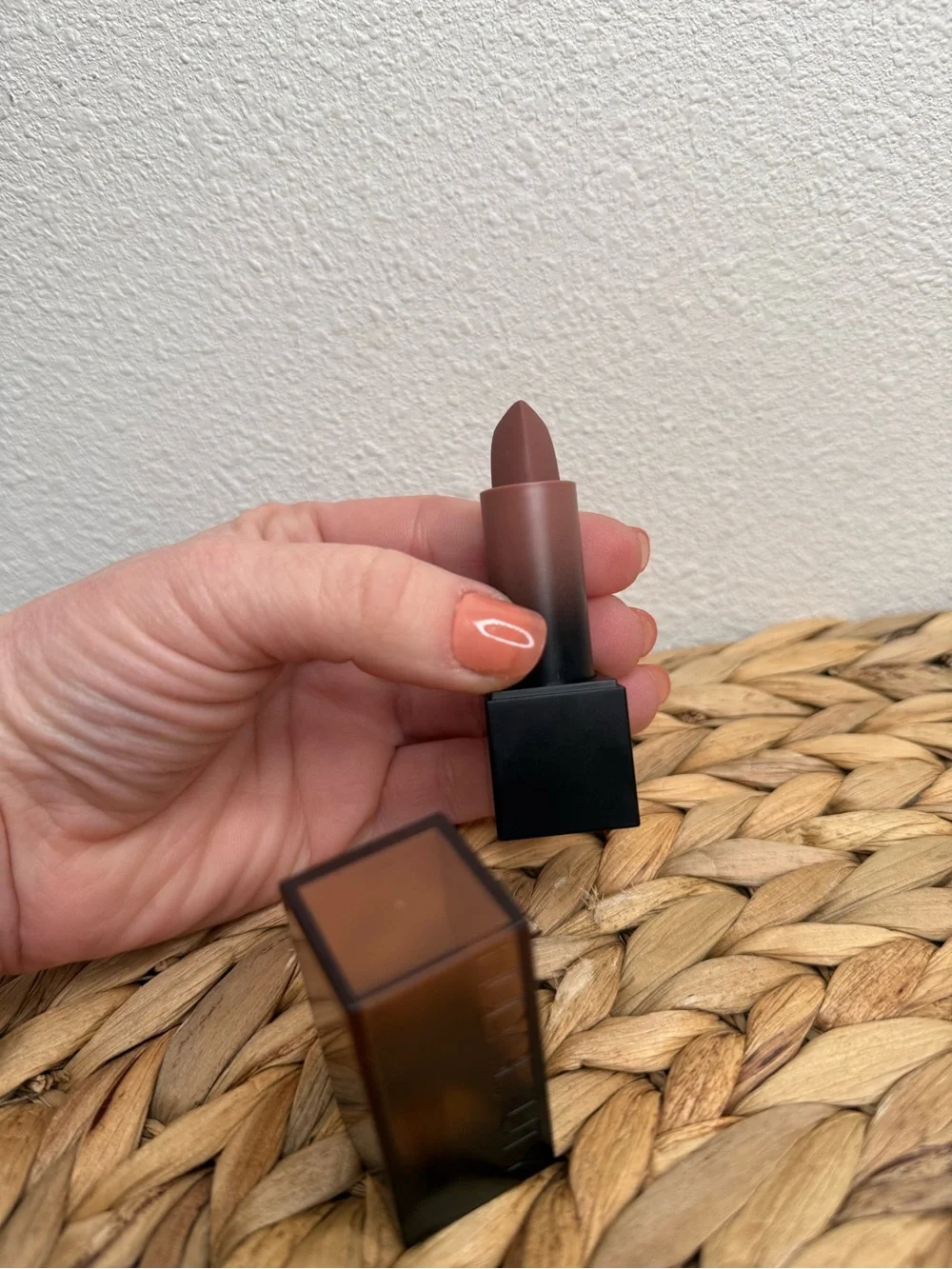 NWT Huda Beauty Lippie Bossy Browns Matte Brown Lipstick Boss Chick Makeup Nude